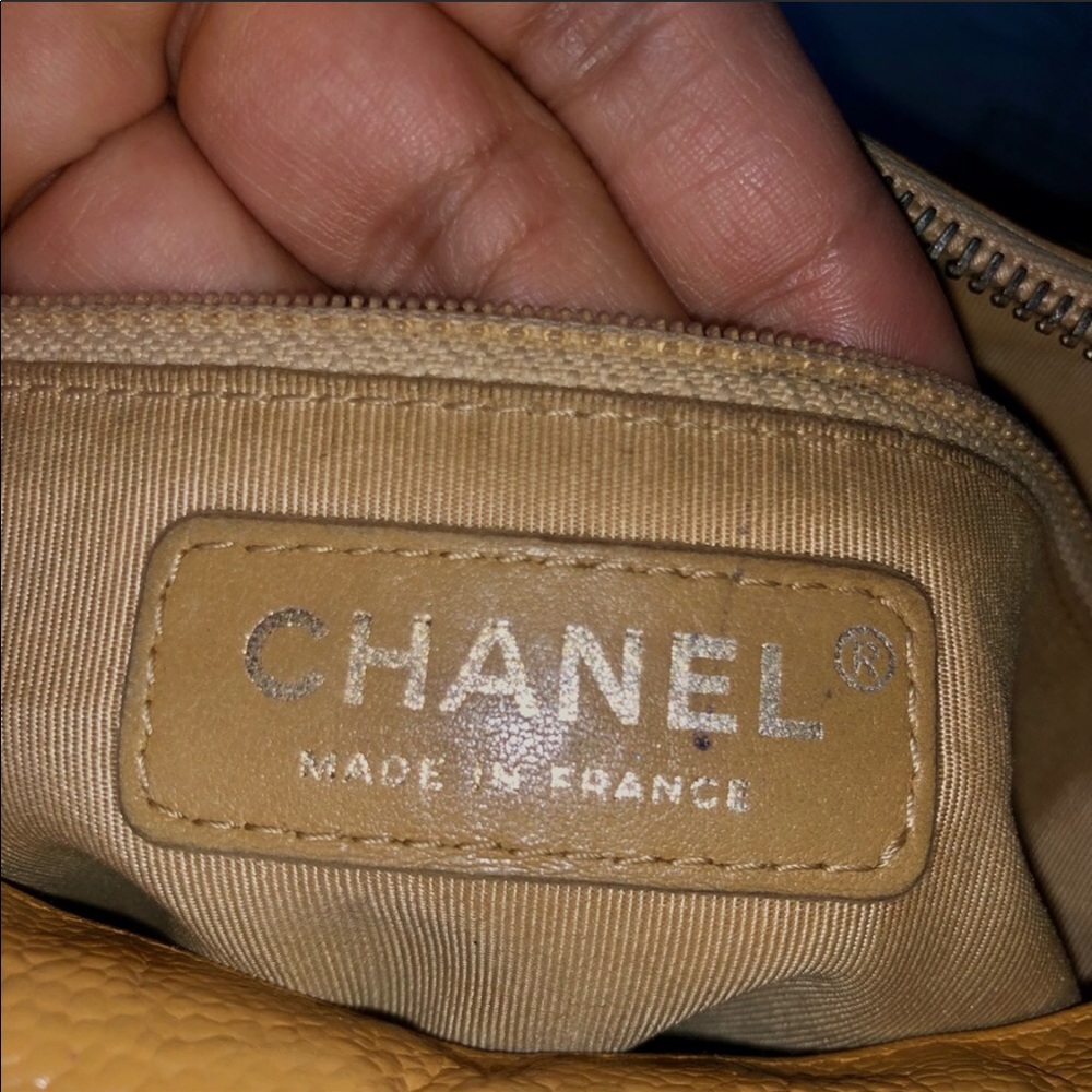 Tan beige Classic Chanel Timeless shoulder bag - Picture 14 of 16